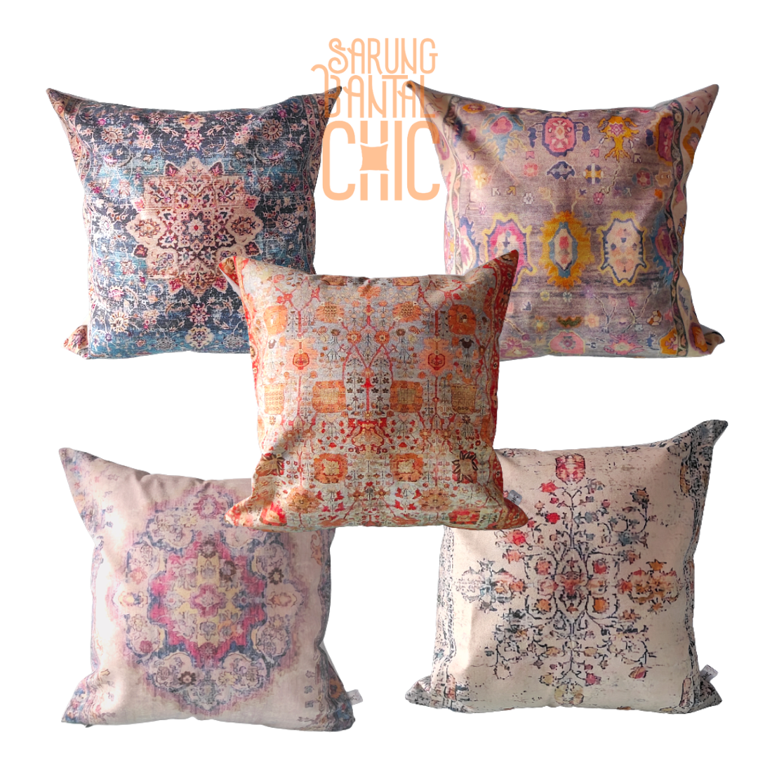 Koleksi sarung bantal Sarung Bantal Chic tersusun rapi.